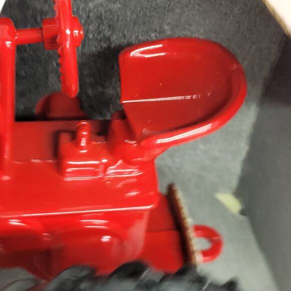 Vtg Scale Models 1/16 scale IH MCCORMICK Deering Farmall Model M n/frontend red - Picture 7 of 10